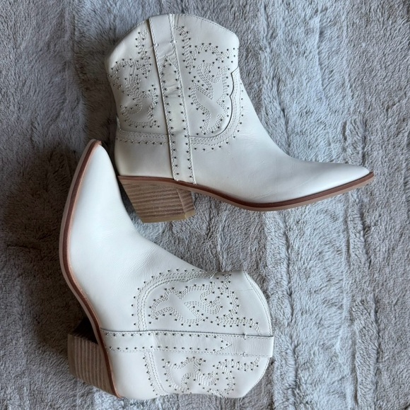 NEW DOLCE VITA Solow Stud Western Boot In Off White Leather Size 9 - Picture 8 of 12